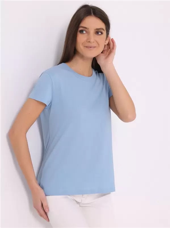 Футболка женская Апрель голубая 44