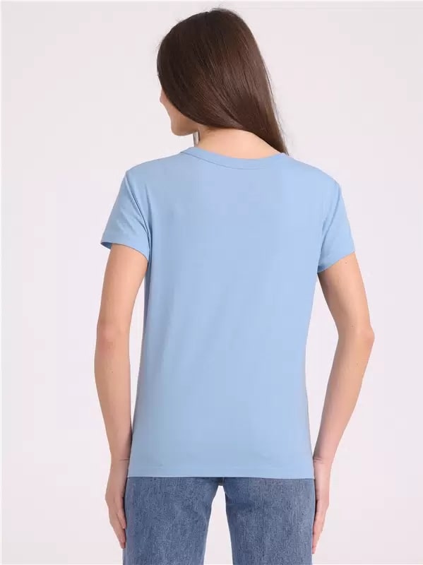 Футболка женская Апрель голубая 46